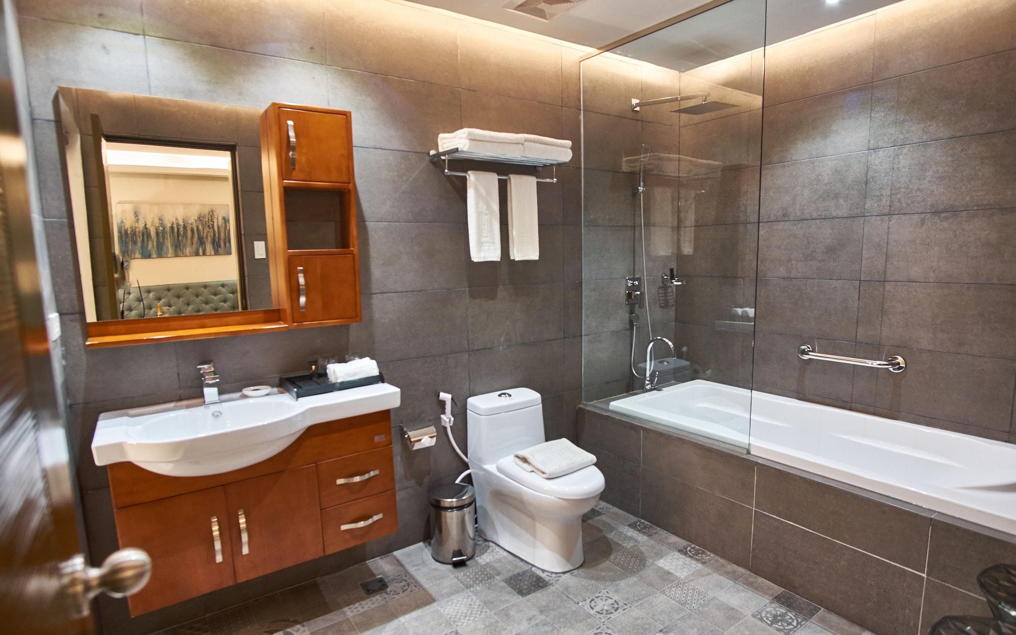 J7 Hotel Iloilo Eksteriør bilde