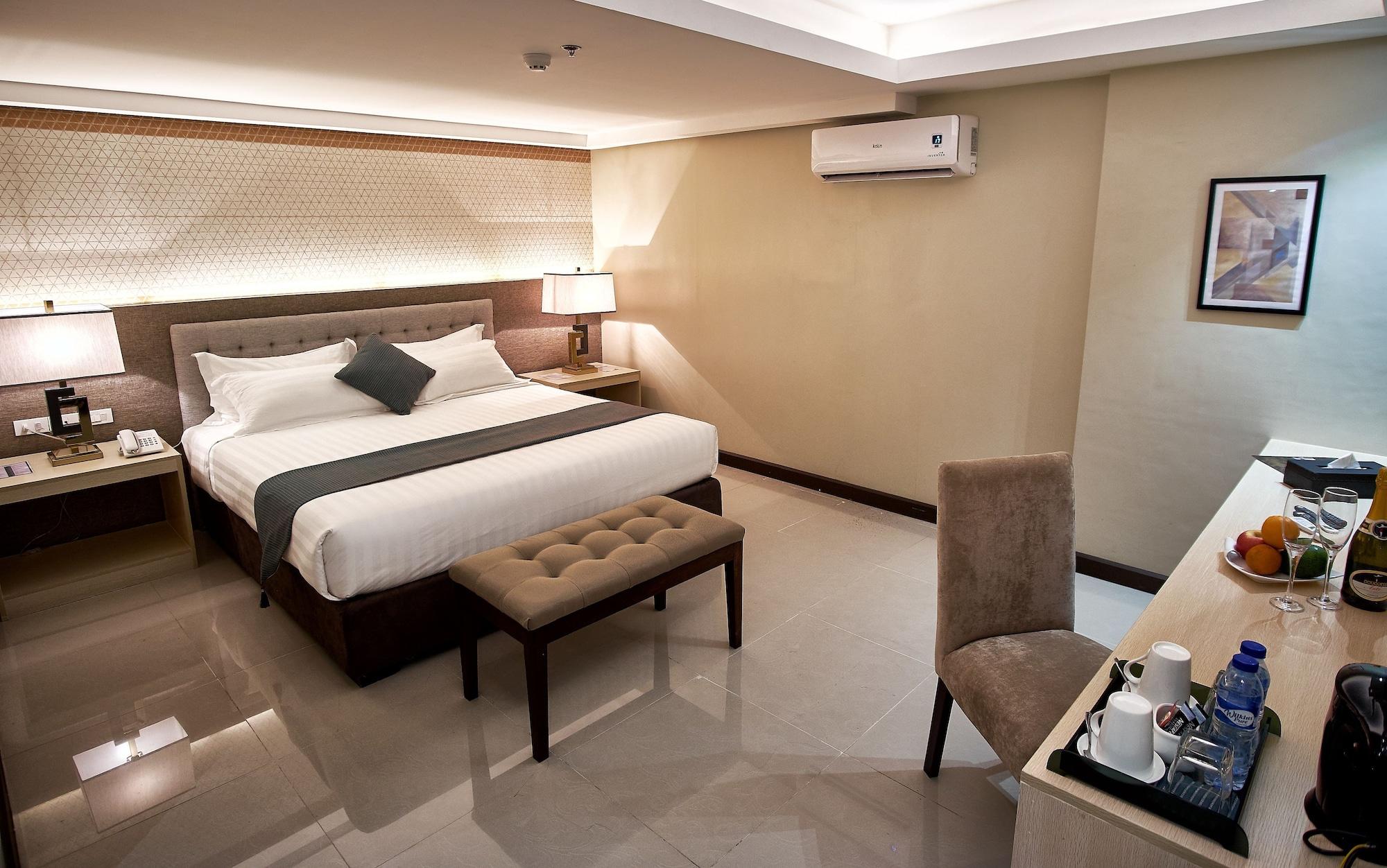 J7 Hotel Iloilo Eksteriør bilde