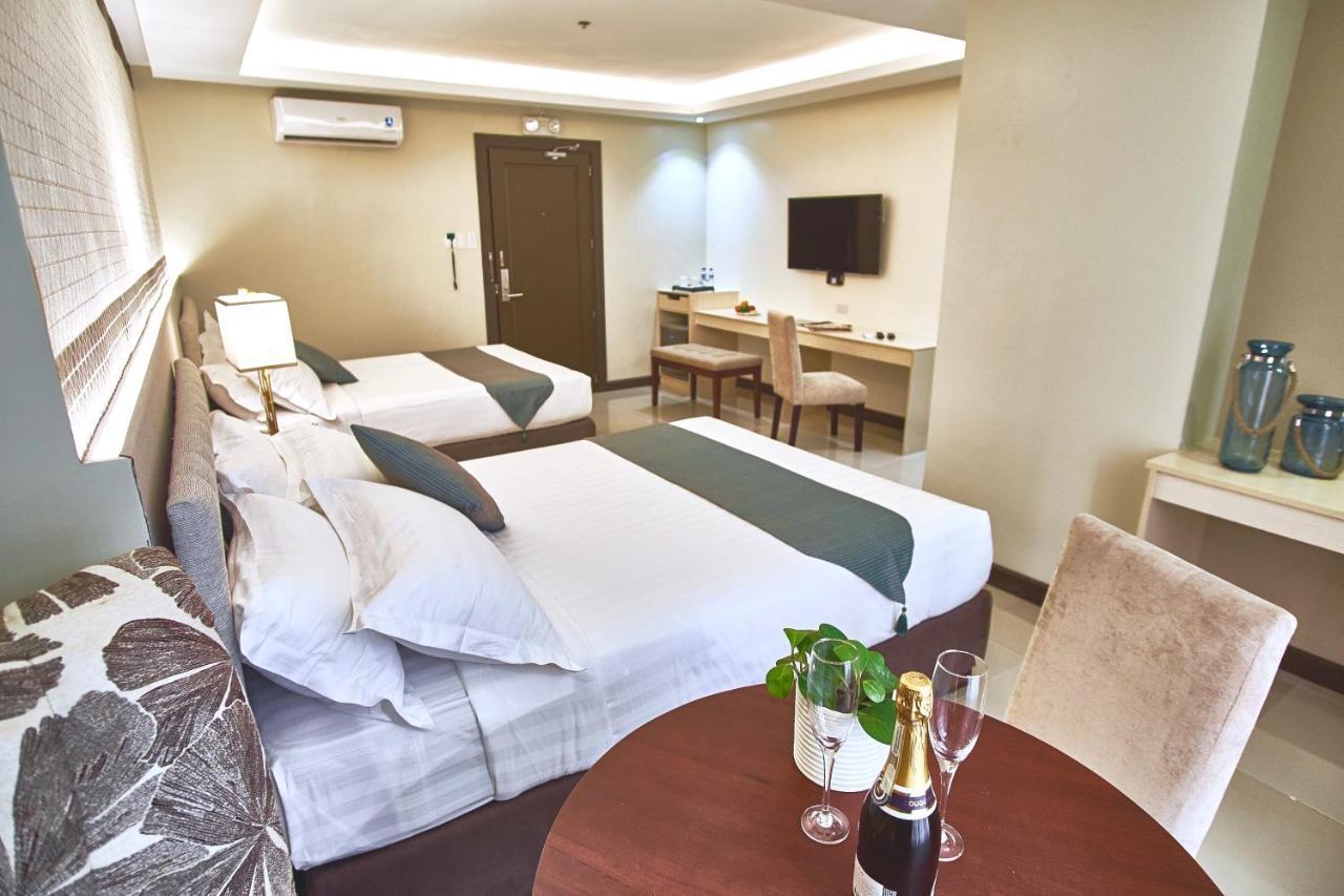 J7 Hotel Iloilo Eksteriør bilde